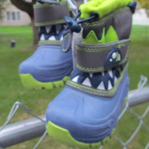 NWT Cat & Jack toddler boys winter Boots size 4